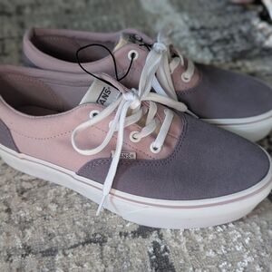 NWOT Vans Doheny Platform Sneakers Size 8